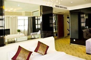 Provence Garden Hotel Ухан Екстериор снимка
